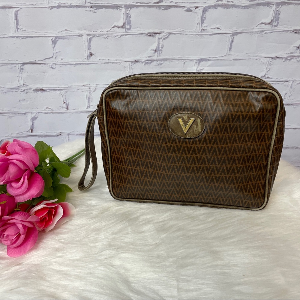 Mario Valentino Clutch